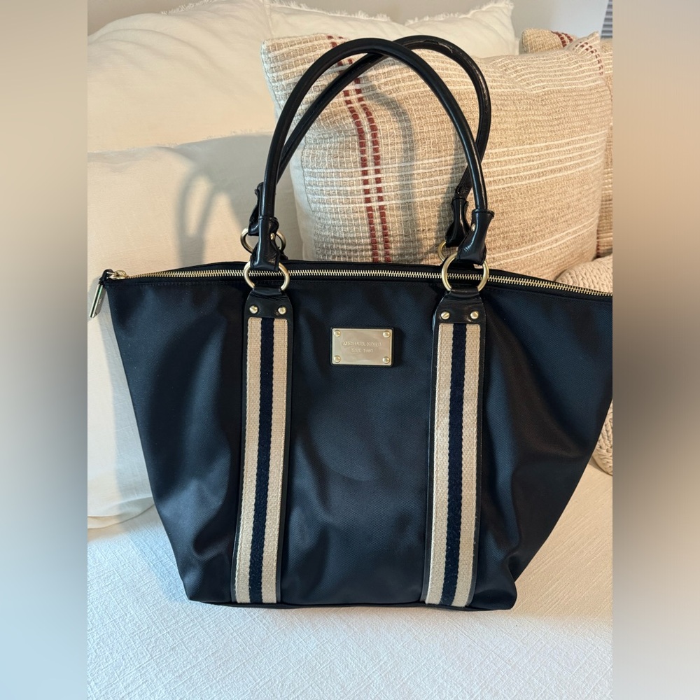 Vintage Michael Kors tote bag!